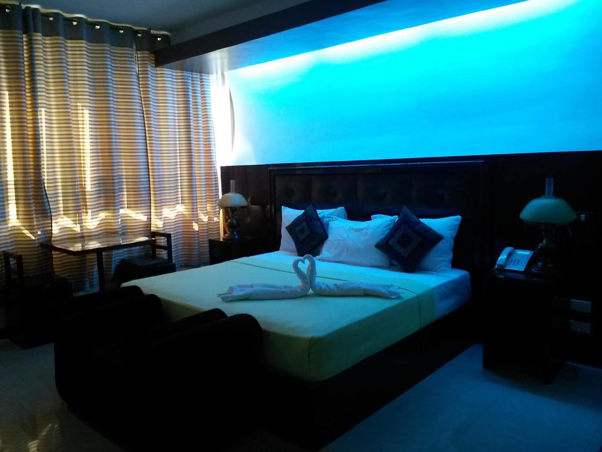 Sky Garden Hotel By Reddoorz โรฮัสซิตี้ ภายนอก รูปภาพ